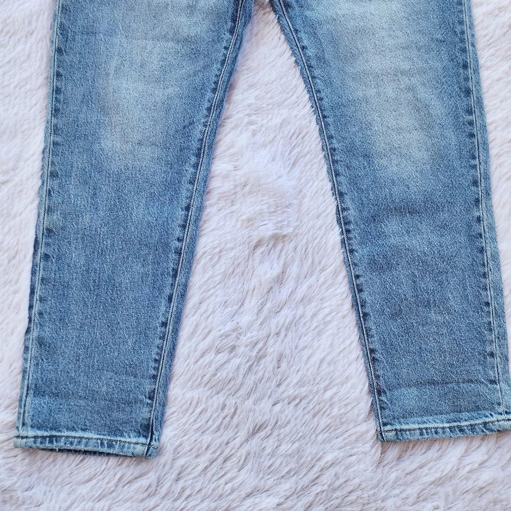 Kancan‎ Slim Straight Lightly Distressed Jeans